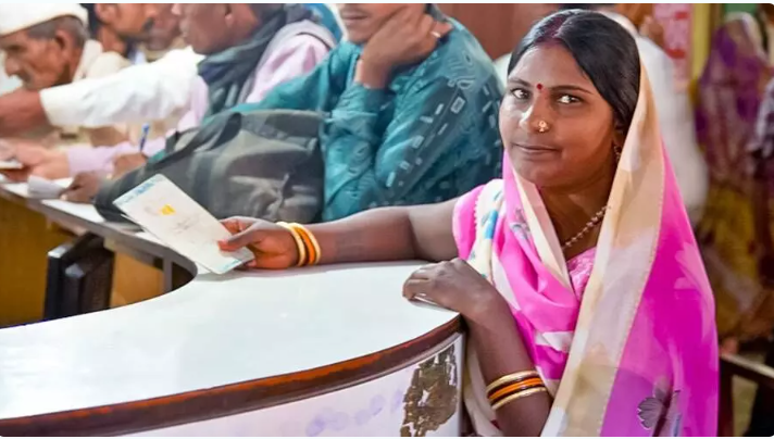 बिहार: 75 लाख महिलाओं को खातों में मिले ₹10,000