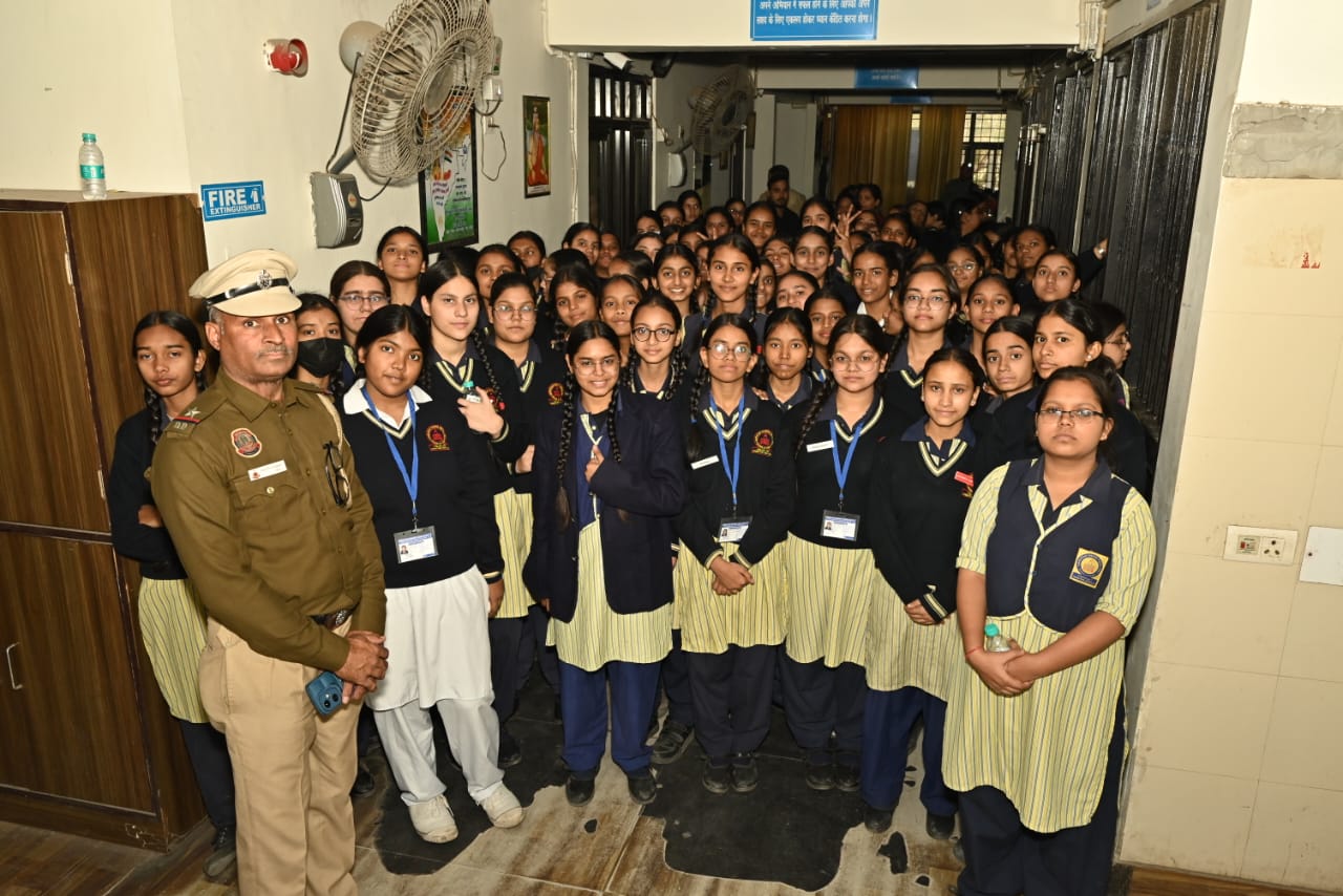Girl Students Visit Bindapur Police Station for Motivational & Career Awareness Program